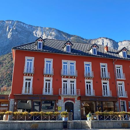 Hotel Oberland Le Bourg-dʼOisans エクステリア 写真