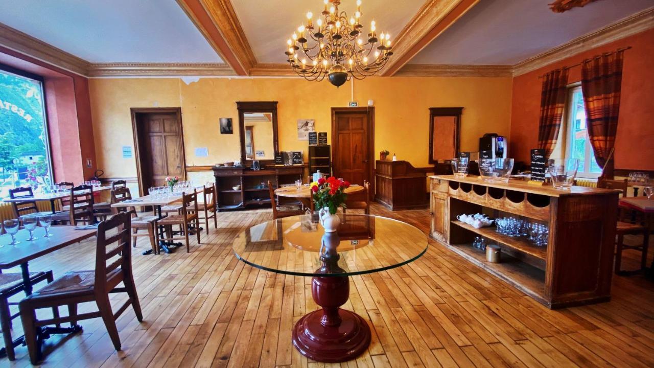 Hotel Oberland Le Bourg-dʼOisans エクステリア 写真