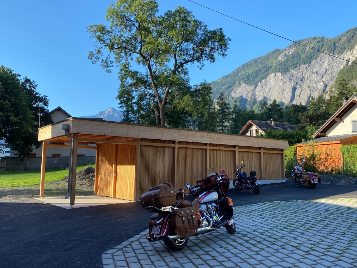 Hotel Oberland Le Bourg-dʼOisans エクステリア 写真