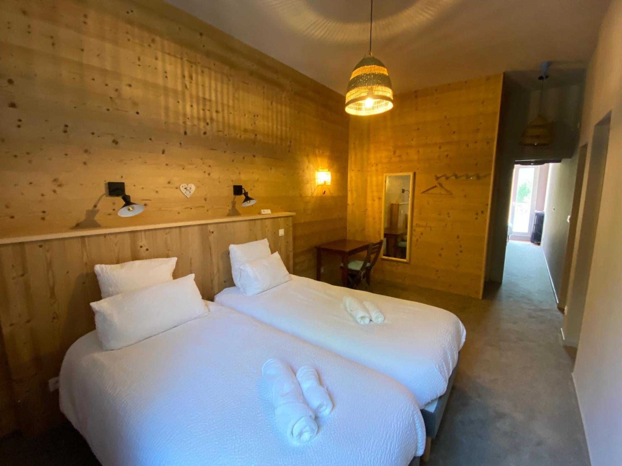 Hotel Oberland Le Bourg-dʼOisans エクステリア 写真