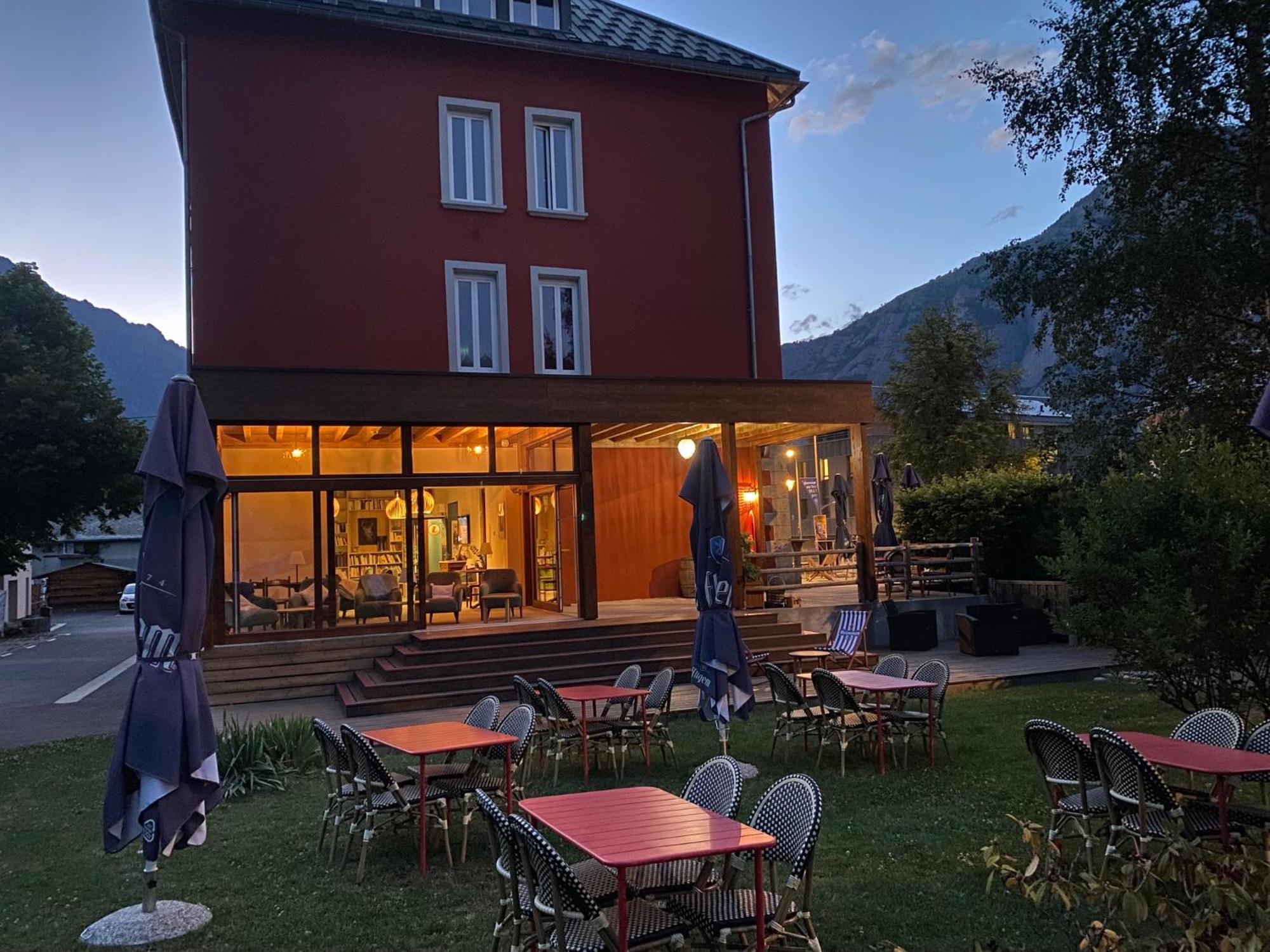 Hotel Oberland Le Bourg-dʼOisans エクステリア 写真