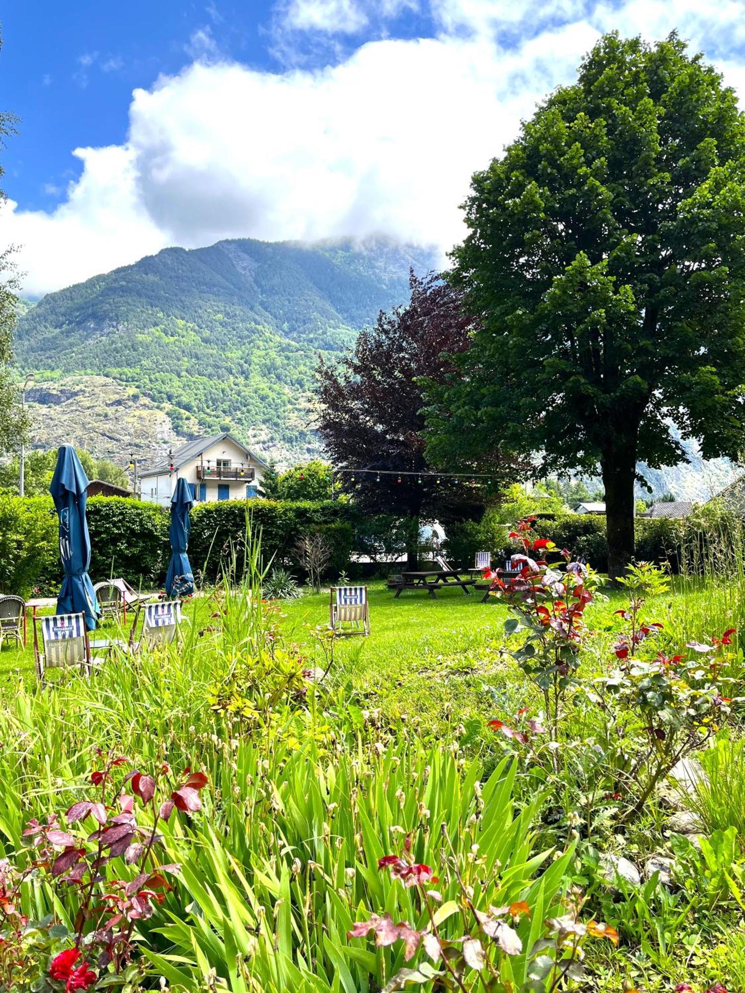 Hotel Oberland Le Bourg-dʼOisans エクステリア 写真