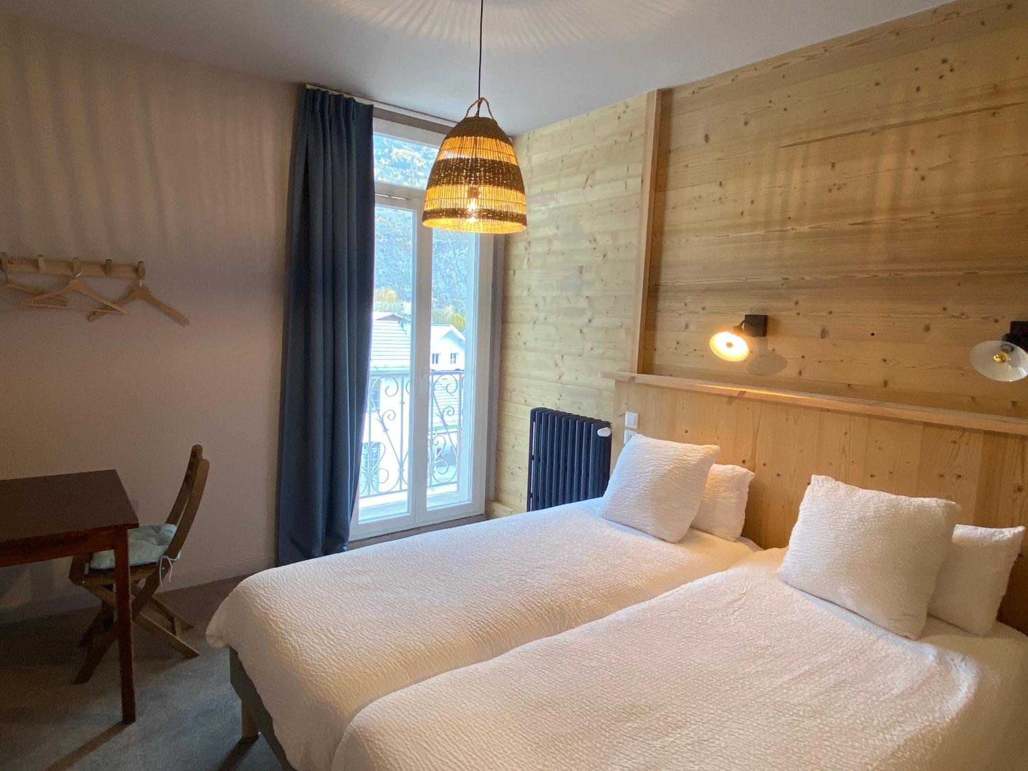 Hotel Oberland Le Bourg-dʼOisans エクステリア 写真